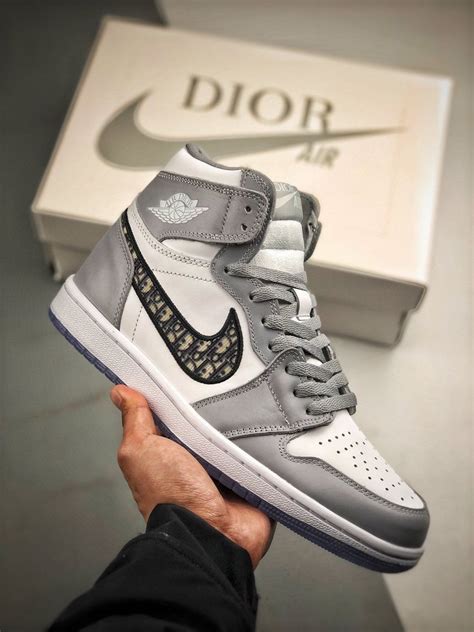 precio tenis nike dior|Dior high top sneakers outfit.